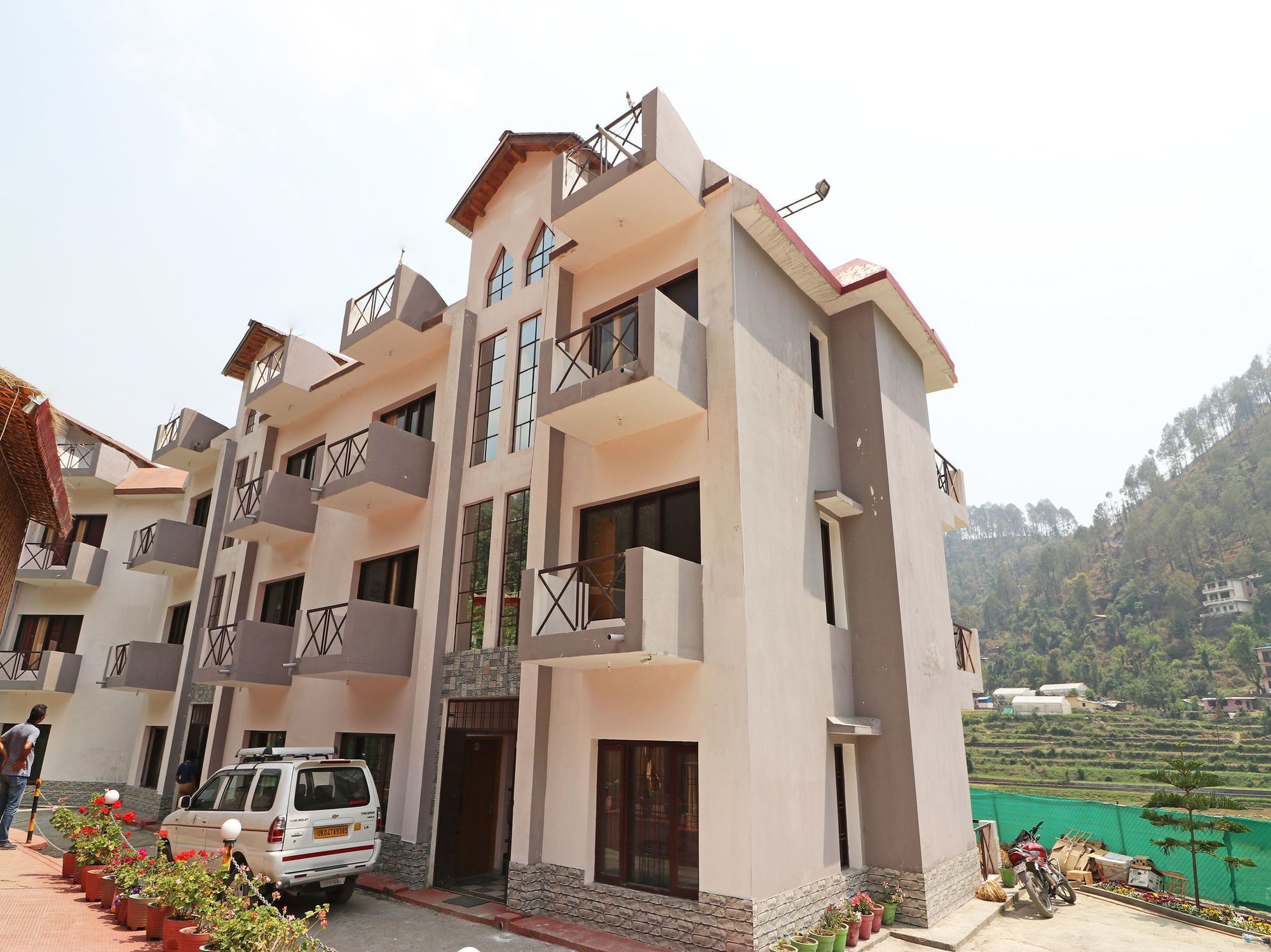 Oyo 13756 Damyanty Residency & Resort Naini Tāl Exterior foto